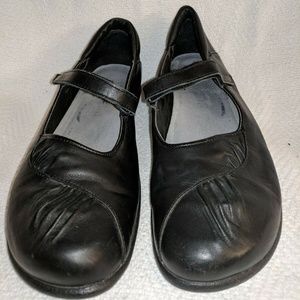 Naot Taramoa Ruched Swirl Mary Janes 40 US 9-9.5